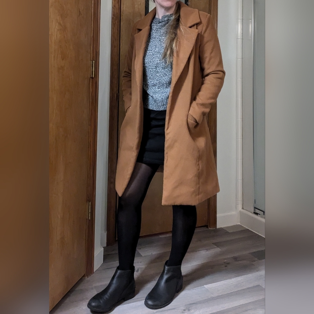 Camel Trenchcoat Size M